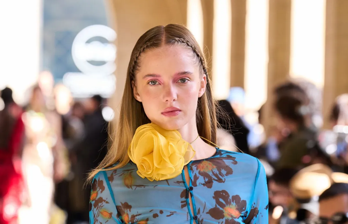 من عرض شاتينغ كيو Shuting Qiu- الصورة من Launchmetrics/Spotlight ©