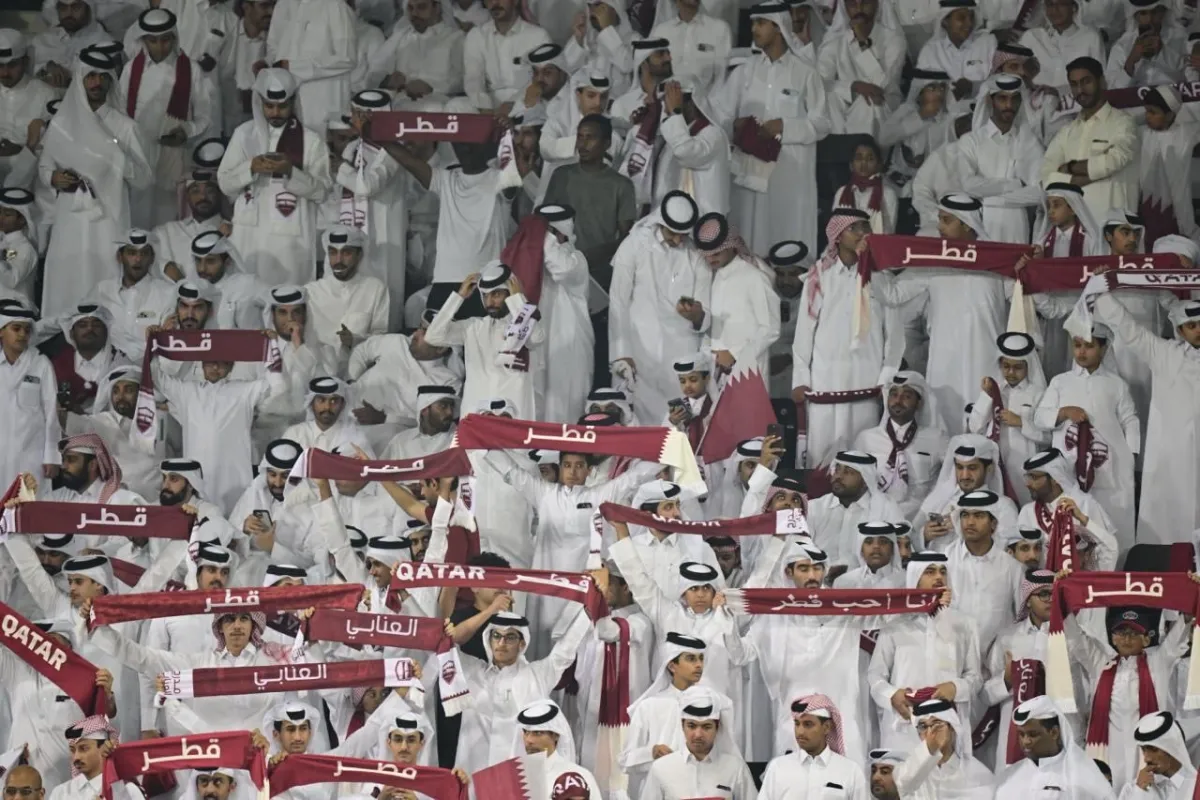 مشجعو المنتخب القطري خلال مباراة الإمارات ضمن المنافسات المؤهلة لمونديال 2026- الصورة من حساب الاتحاد القطري على منصة إكس 