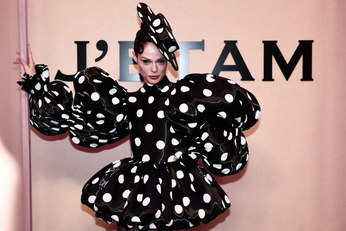 كوكو روشا Coco Rocha  في أسبوع باريس للموضة - (مصدر الصورة Thibaud MORITZ / AFP)