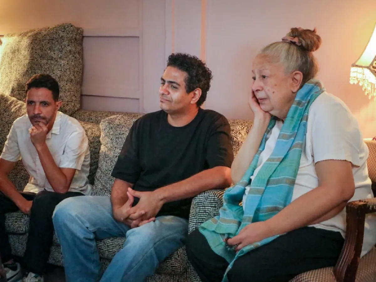 سمية الألفي مع محمد صلاح العزب فى كواليس فيلم سفاح التجمع - الصورة من حساب محمد صلاح العزب