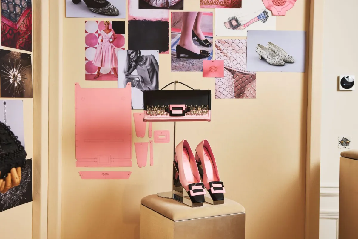 روجيه ڤيڤييه Roger Vivier ss26- الصورة من العلاقات العامة للدار .