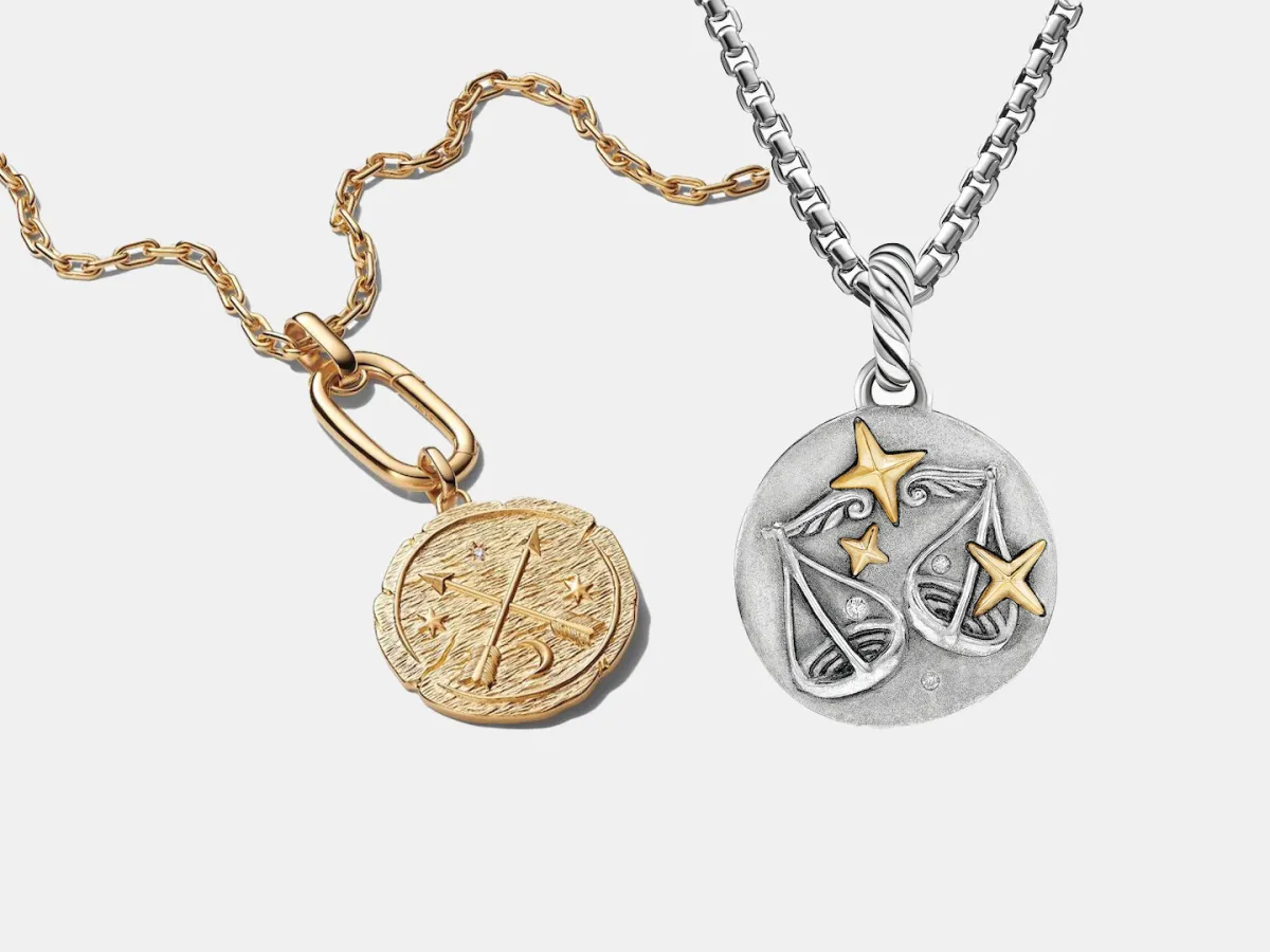 قلادات على شكل عملات معدنية لخريف 2025