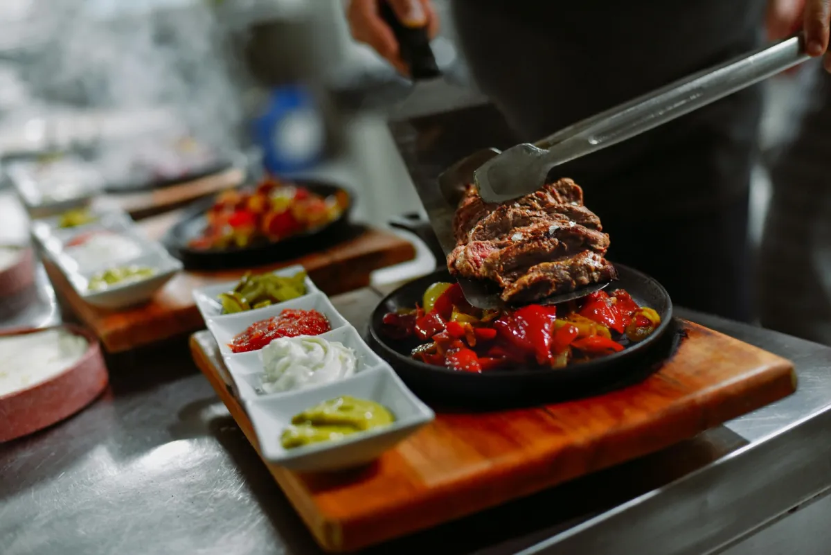 حلم أكل اللحم - الصورة تعبيرية