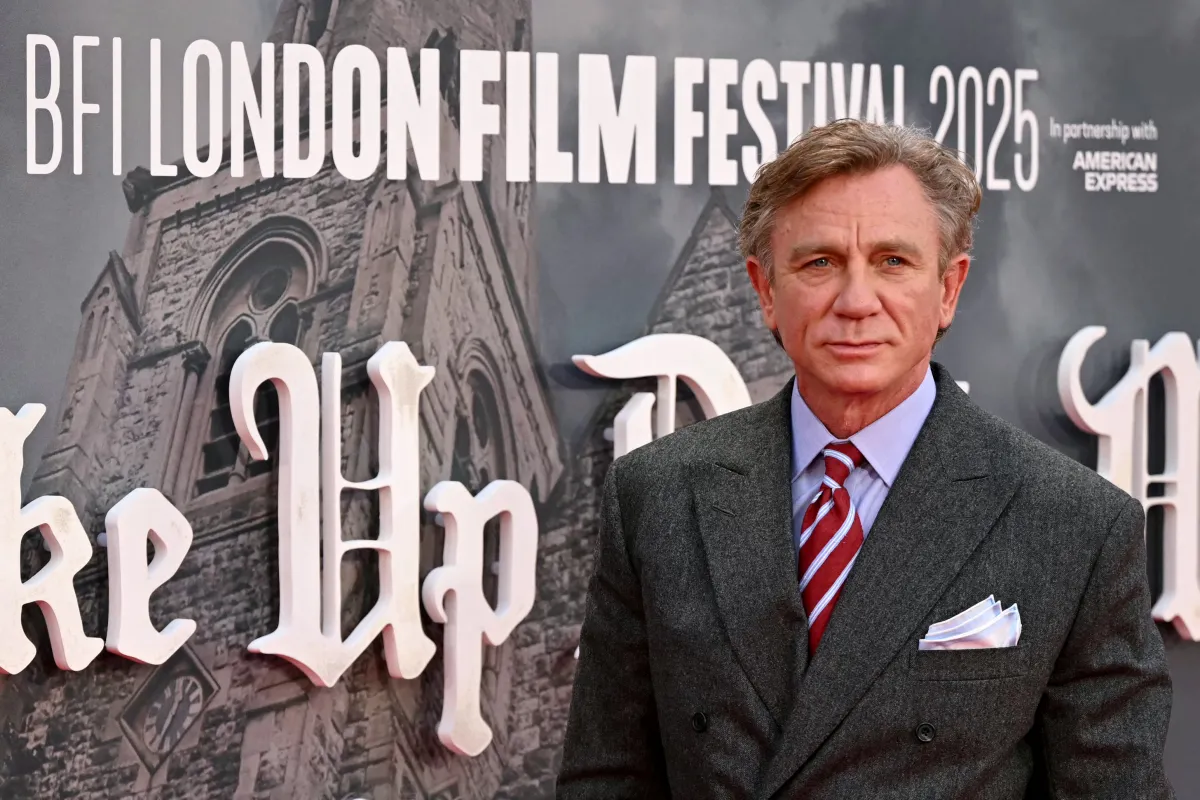 دانيال كريغ Daniel Craig من حفل افتتاح المهرجان – مصدر الصورة JUSTIN TALLIS / AFP