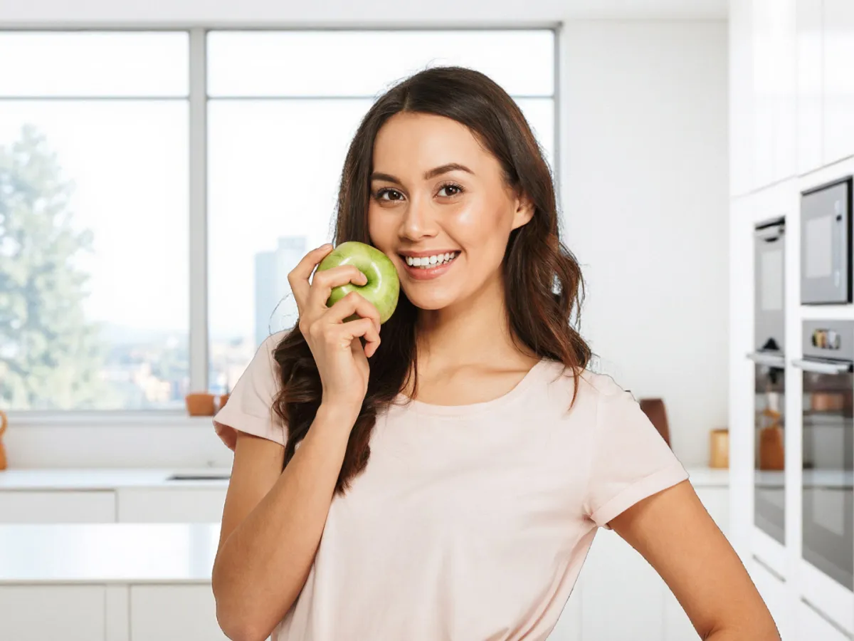 أسباب مهمة لتناول تفاحة قبل النوم