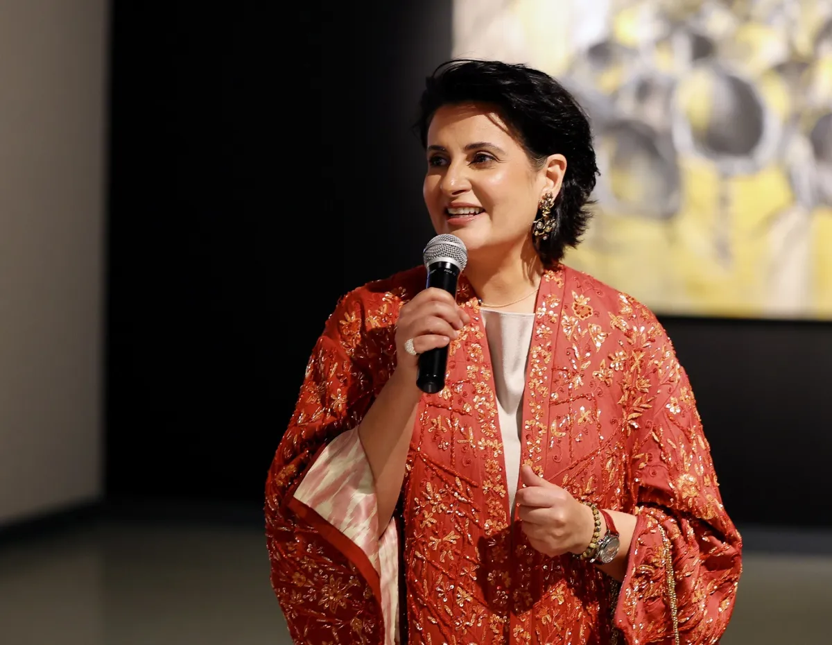 الشيخة هلا بنت محمد آل خليفة، الفنانة التشكيلية البحرينية والرئيسة التنفيذية لمؤسسة نواة