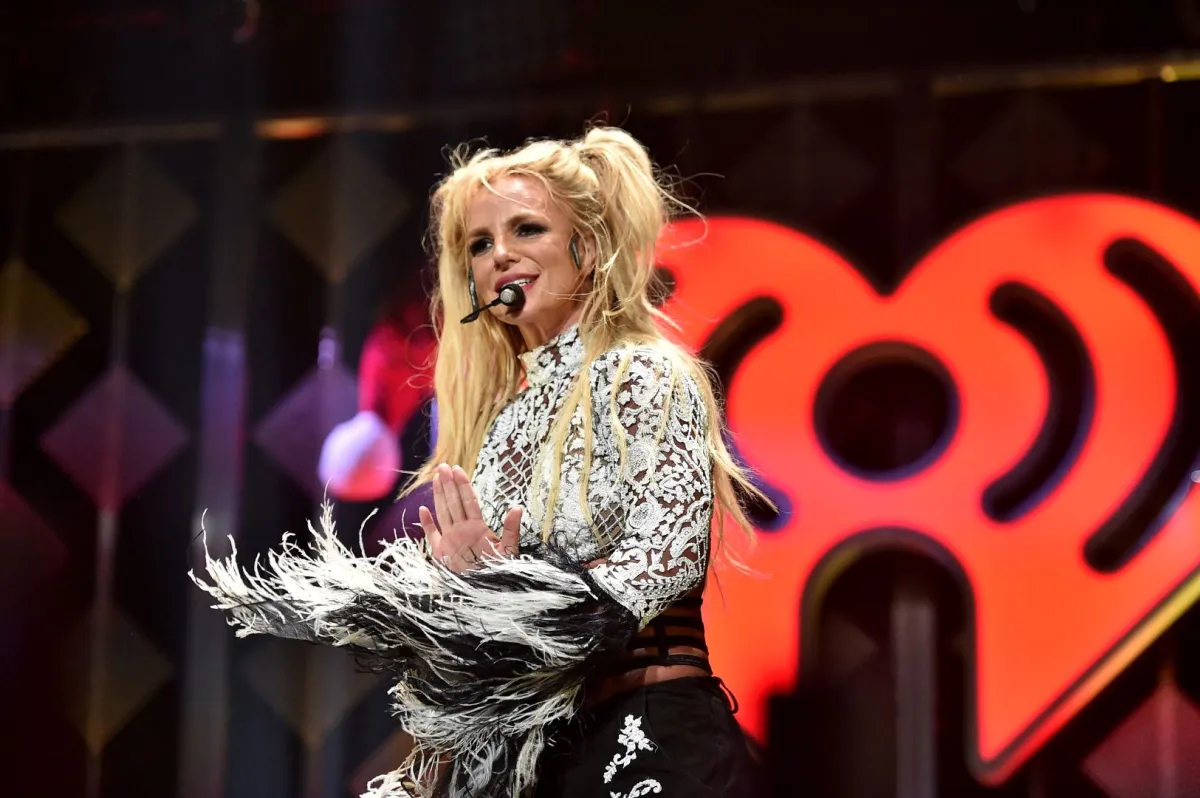 بريتني سبيرز في لوس أنجلوس، كاليفورنيا (Britney Spears in Los Angeles, California). مصدر الصورة: Mike Windle/Getty Images for iHeartMedia/AFP