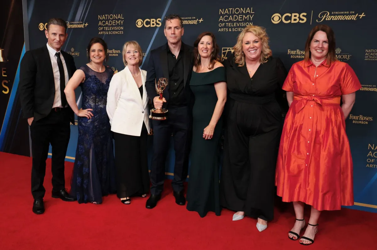 فرانك فالنتيني Frank Valentini الفائز في حفل توزيع جوائز إيمي النهارية 2025. مصدر الصورة: Rodin Eckenroth/Getty Images/AFP