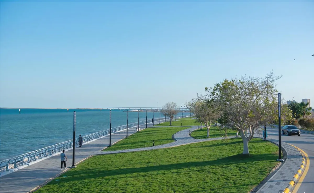 كورنيش الخبر. مصدر الصورة منصة الصور السعودية 