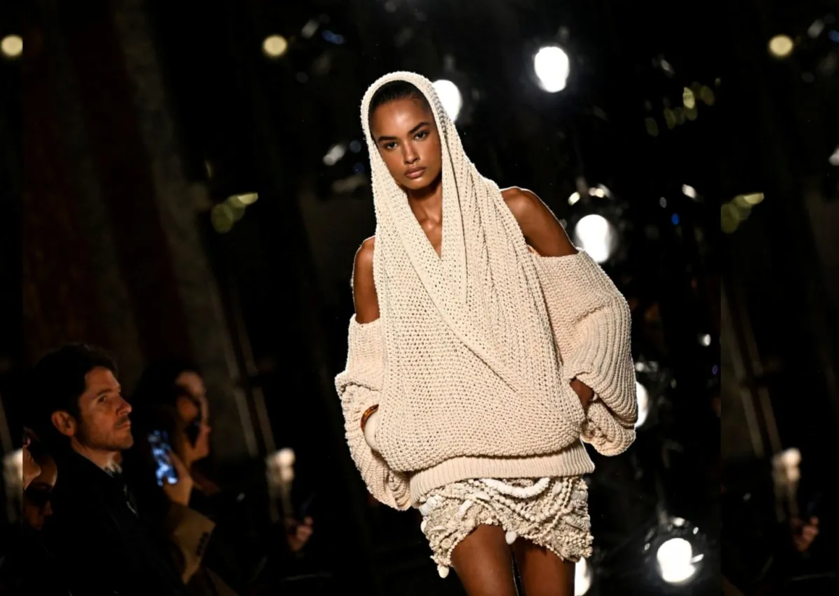 عرض أزياء بالمان Balmain - ( مصدر الصورة JULIEN DE ROSA / AFP)