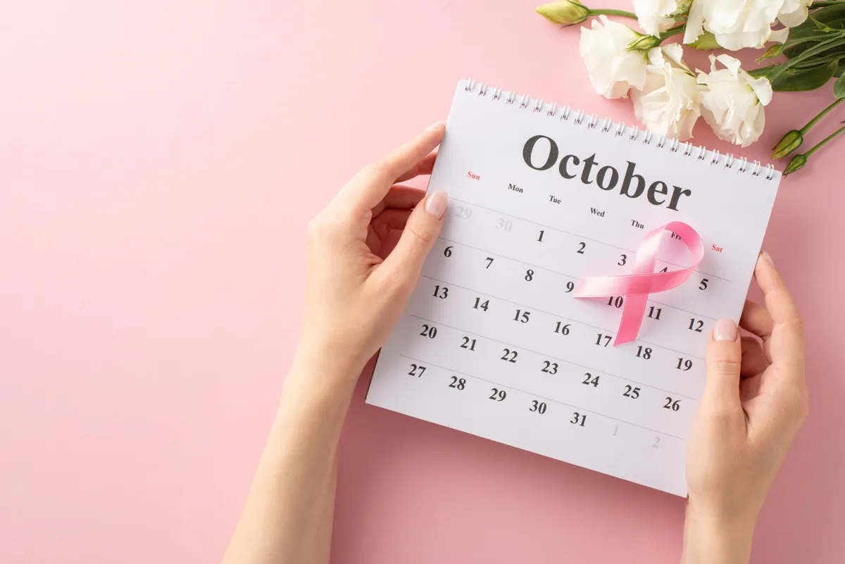 أكتوبر الوردي 