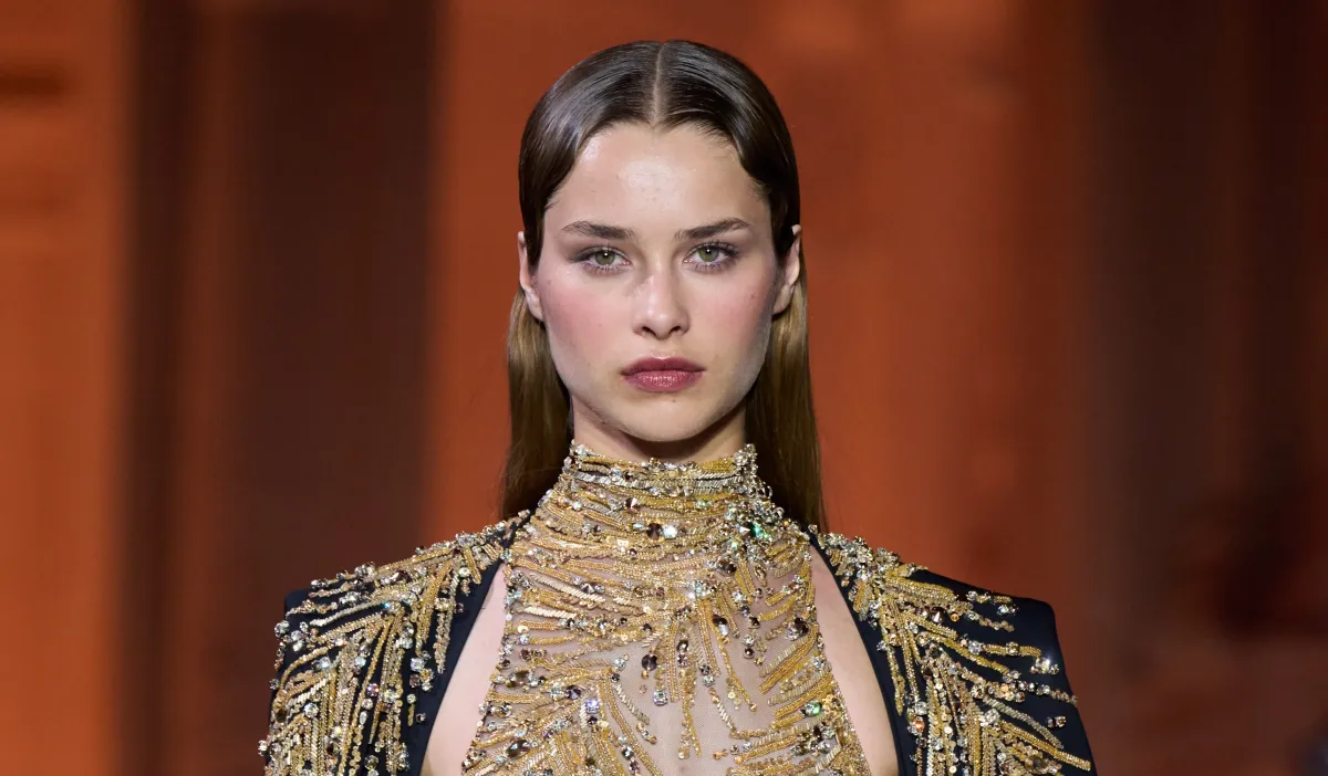 كيف أجعل بشرتي تلمع كالزجاج