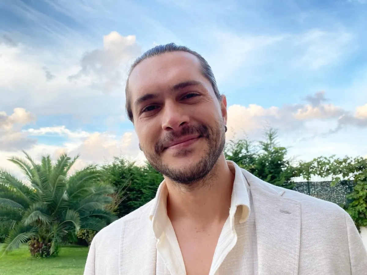 ألبيرين دويماز- الصورة من حسابه الرسمي على إنستغرام