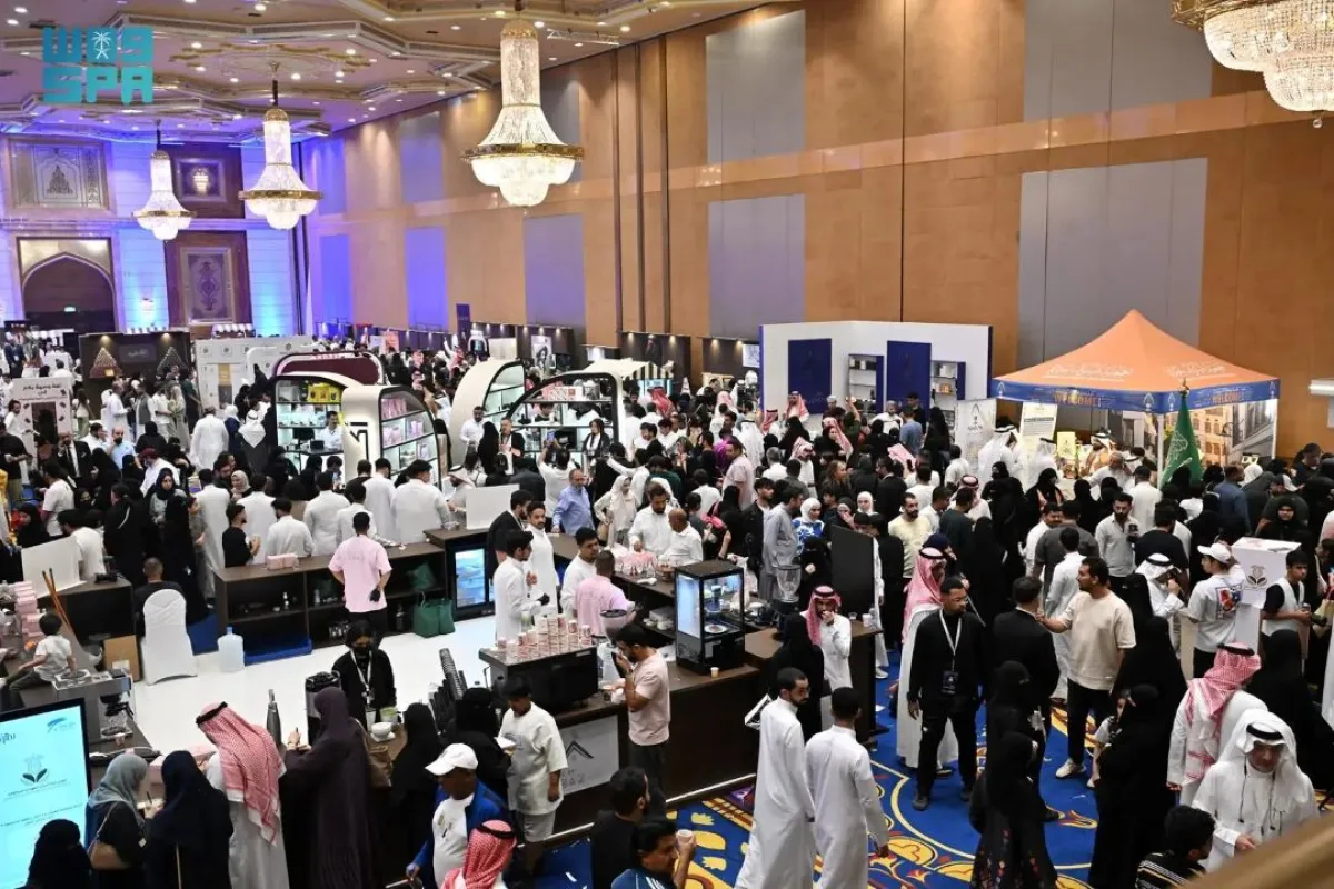  المعرض شهد عددًا من ورش العمل والمسابقات والجلسات الحوارية التي قدّمها مختصون في فنون تحضير القهوة وصناعة الشوكولاتة