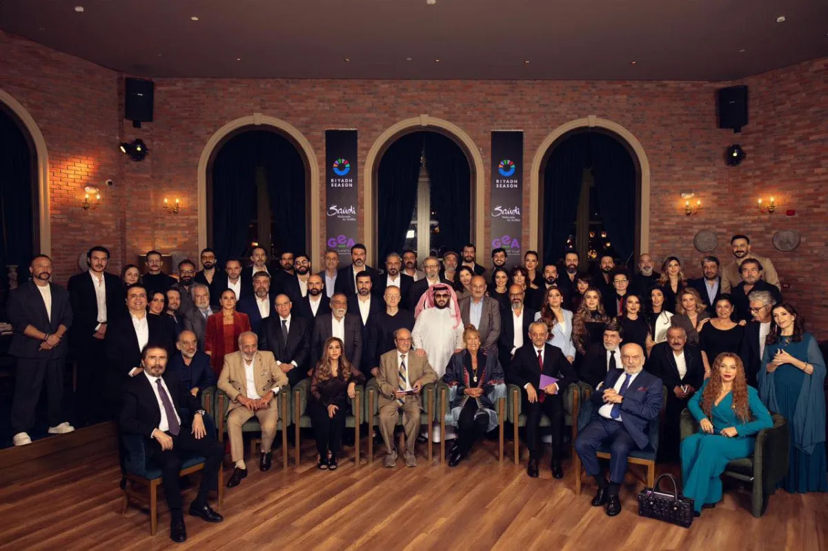 المستشار تركي آل الشيخ مع نجوم وصُنّاع الدراما السورية- الصورة من صفحته على فيس بوك