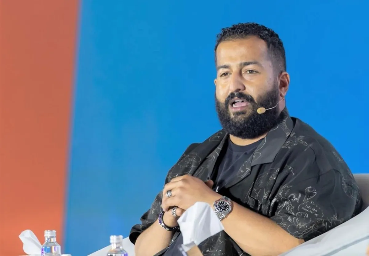 إبراهيم الحجاج في الندوة -الصورة من القسم الاعلامي لمعرض الرياض الدولي للكتاب