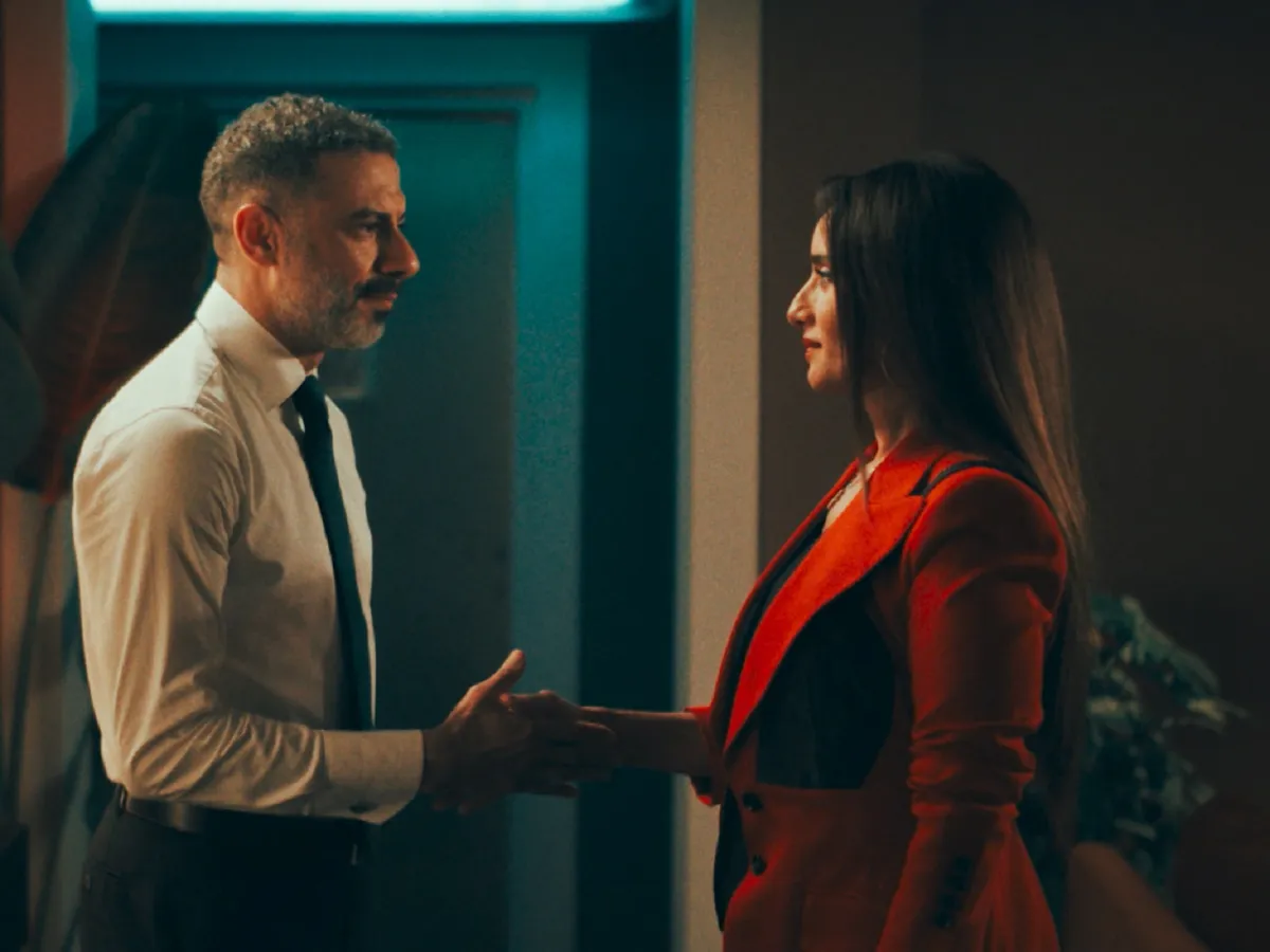 زينة ومحمد فراج فى ورد وشوكولاتة - الصورة من الشركة المنتجة