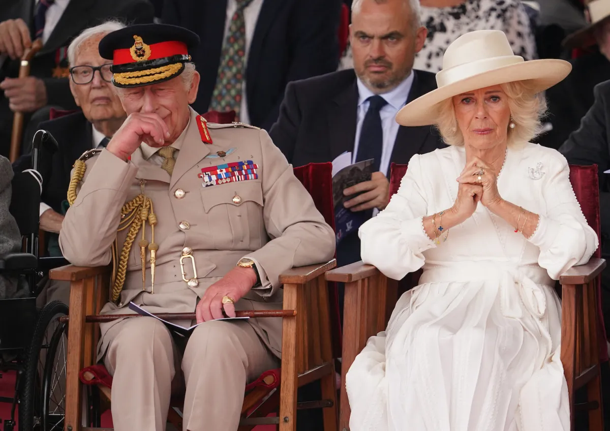 الملكة كاميلا ترتدي سوار فان كليف أند آربلز في إحدى المناسبات الرسمية