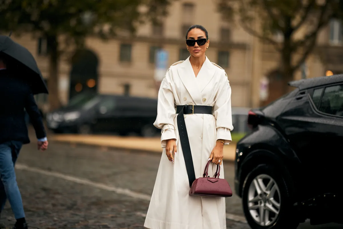 حقيبة مناسبة لمعطف الترنش- الصورة من Launchmetrics/Spotlight