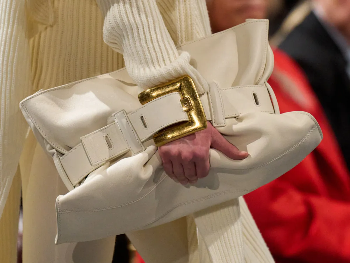 حقيبة من بالمان Balmain - الصورة من Launchmetrics/Spotlight ©