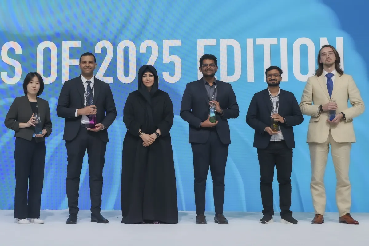 لطيفة بنت محمد بن راشد مع المبتكرين الفائزين