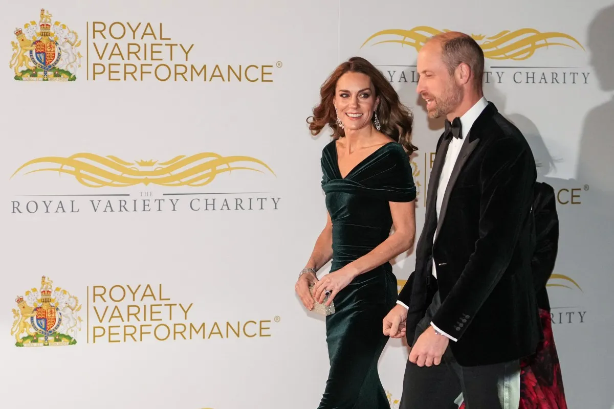 الأمير ويليام وكيت ميدلتون في قاعة ألبرت الملكية بلندن ( Prince William and Kate Middleton at the Royal Albert Hall in London ). مصدر الصورة: CARLOS JASSO / AFP