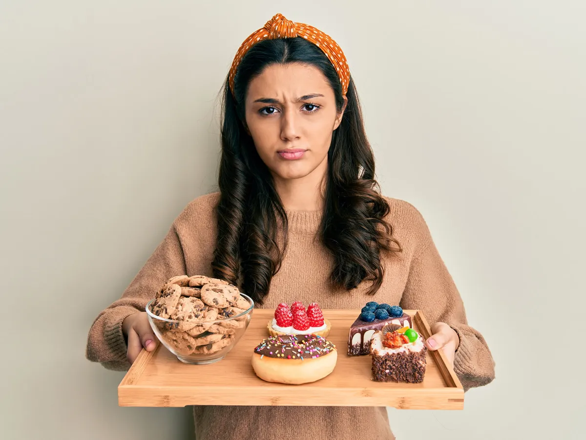 نصائح سريعة لتقليل الرغبة بالحلويات خلال اليوم
