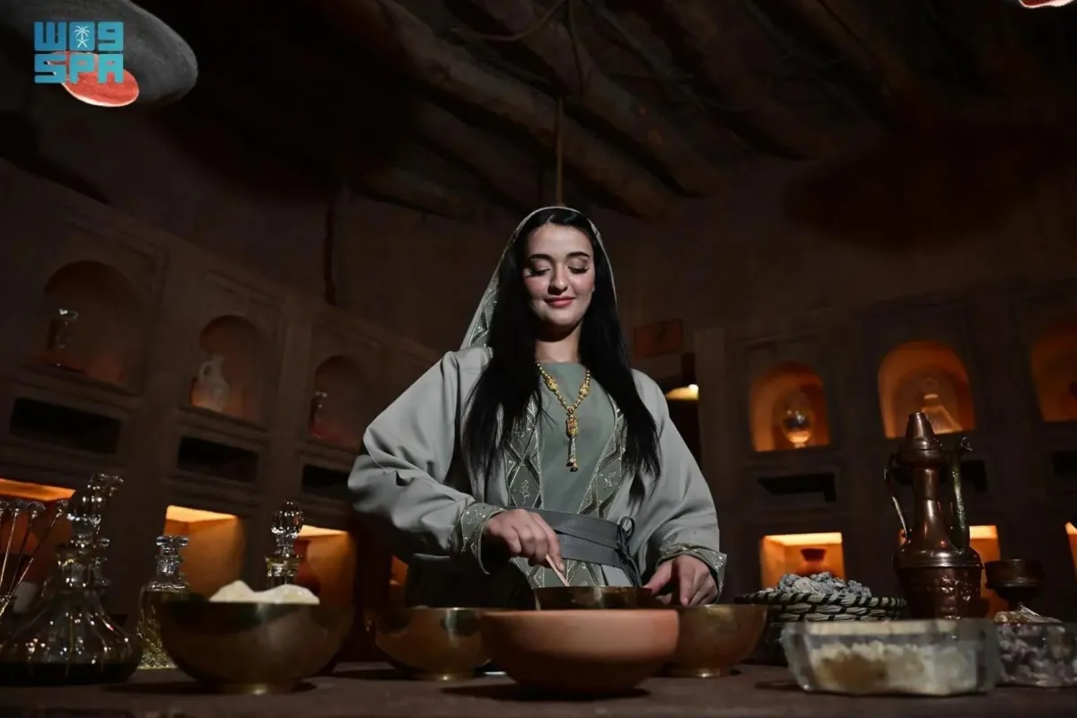 تجربة طريق البخور.. مسار معرفي وإثرائي يعيد إحياء طرق التجارة القديمة في العُلا