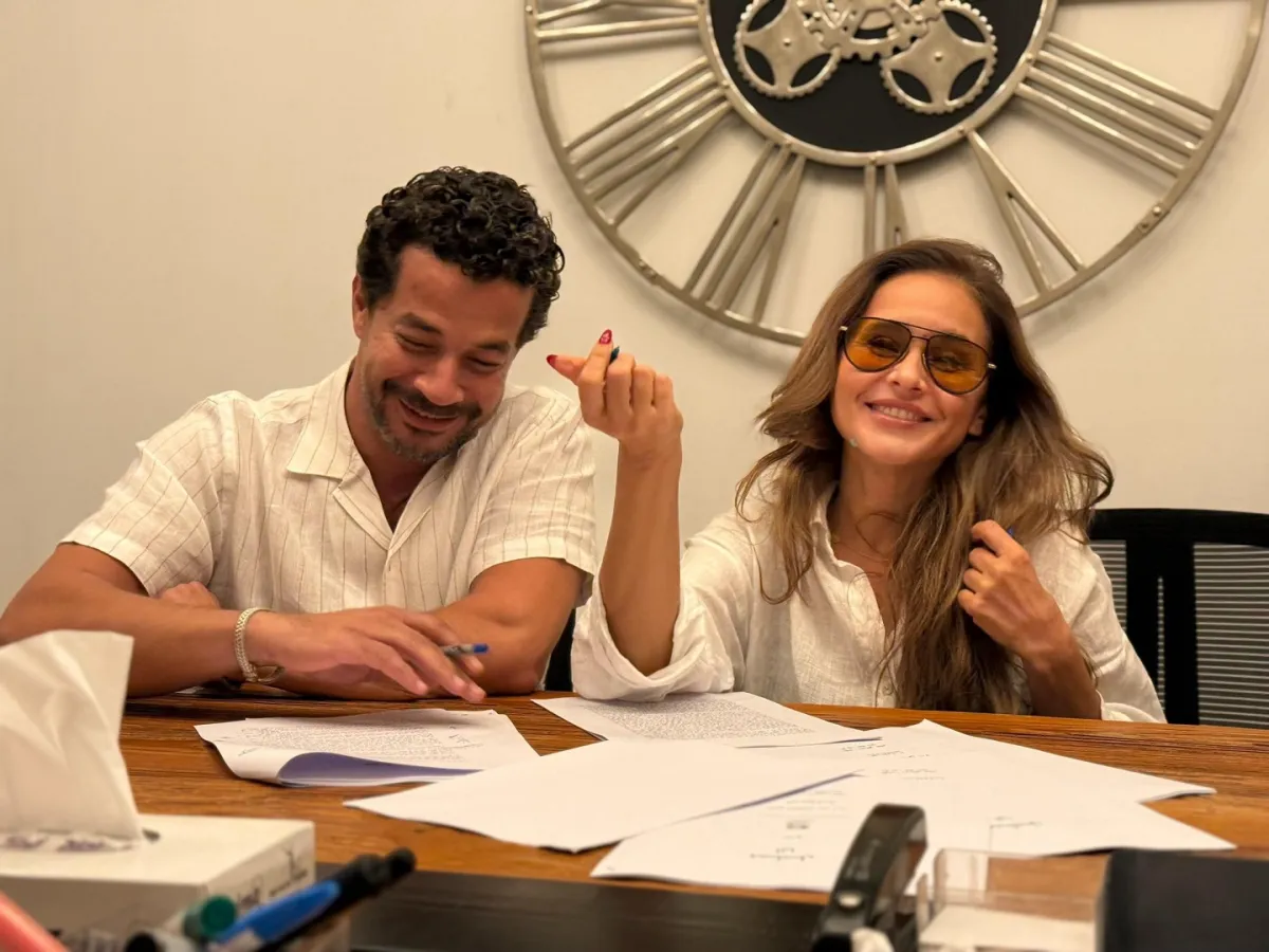 نيللي كريم وشريف سلامة من تحضيرات مسلسل أنا - الصورة من صفحة نيللي كريم على فيسبوك