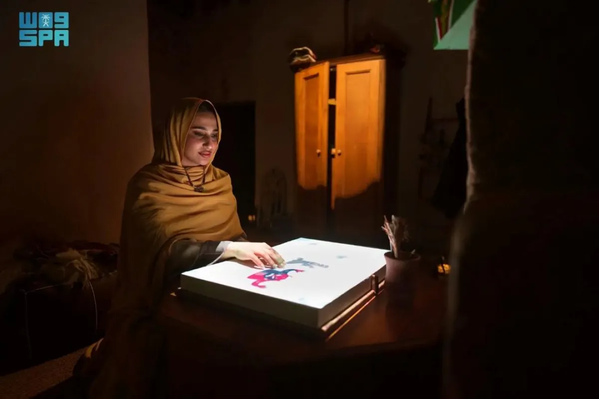 التجربة تعيد إحياء الذاكرة الشعبية للبلدة التي بُنيت من الطين