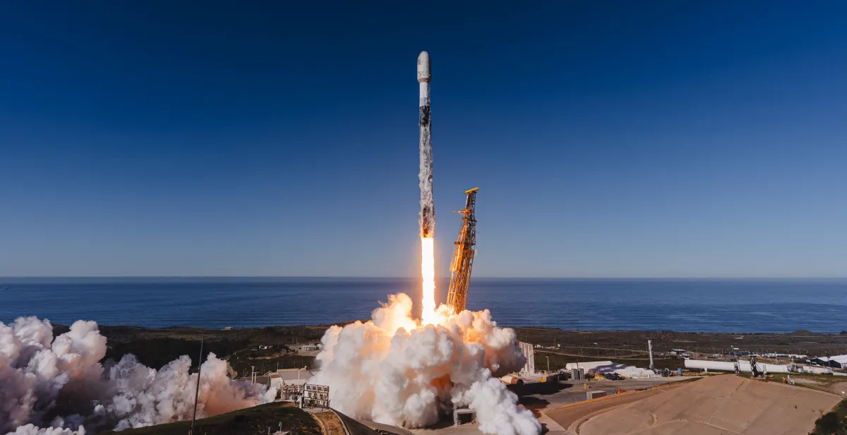  نجاح إطلاق القمر الاصطناعي فاي-1