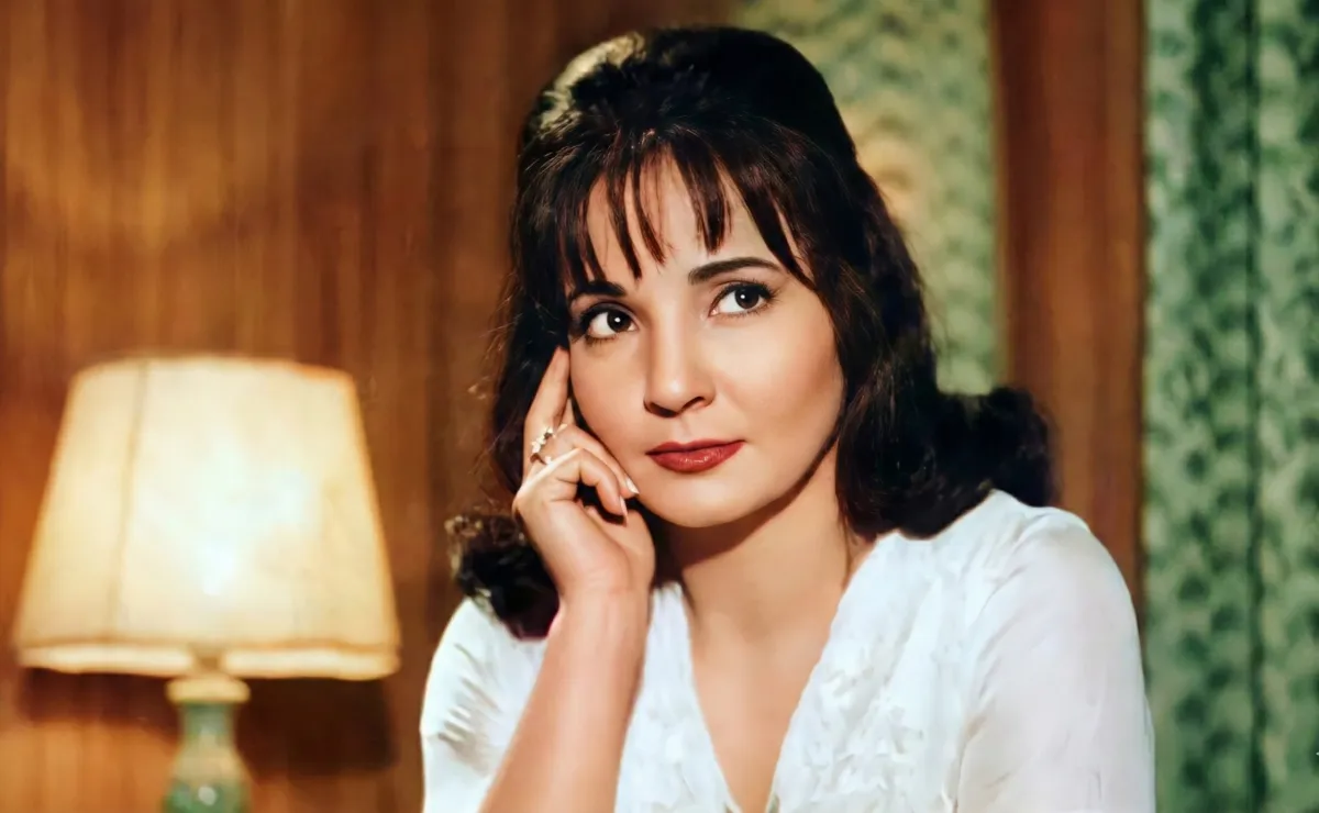 شادية - الصورة من صفحتها الرسمية على الفيس بوك