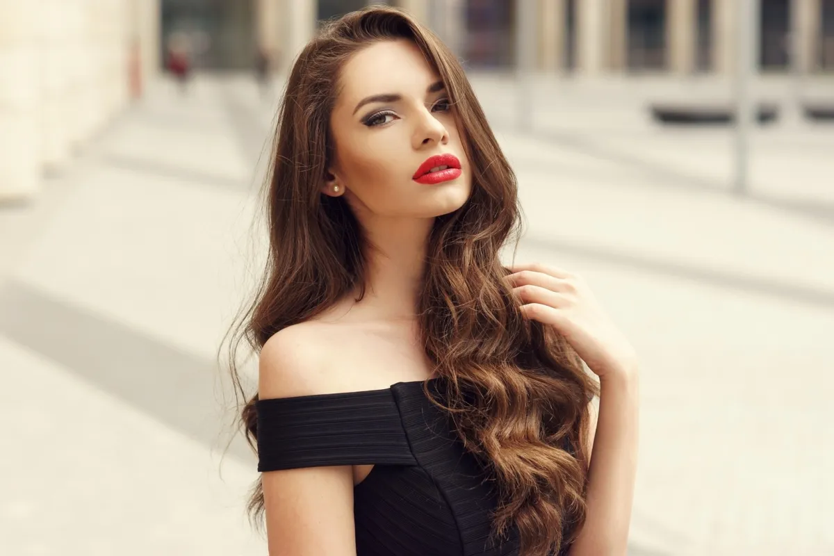 الفتاة الواثقة من نفسها تزرع الإعجاب في قلوب الآخرين