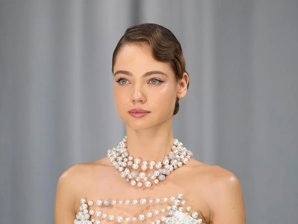 كيف تنسّقين أجدد صيحات المكياج مع ملابس شتاء 2026 