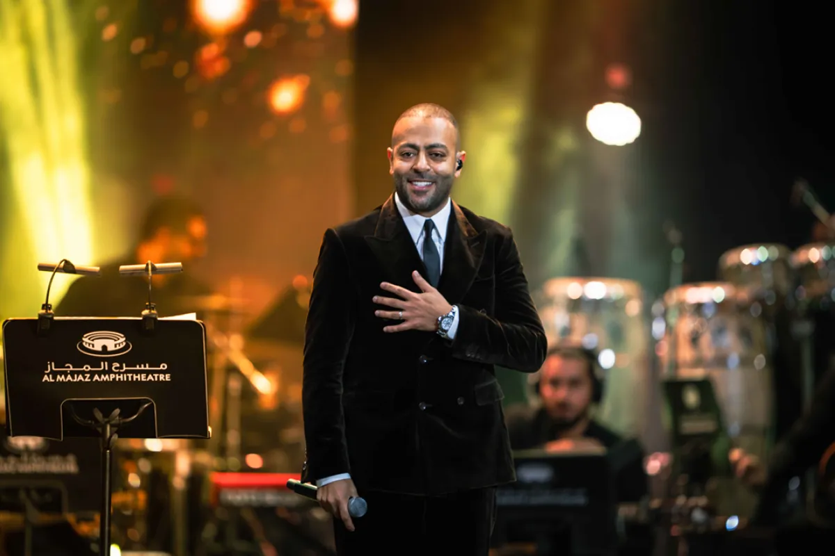 حفل غنائي لتامر عاشور بمسرح المجاز بالشارقة- الصورة من المركز الإعلامي 