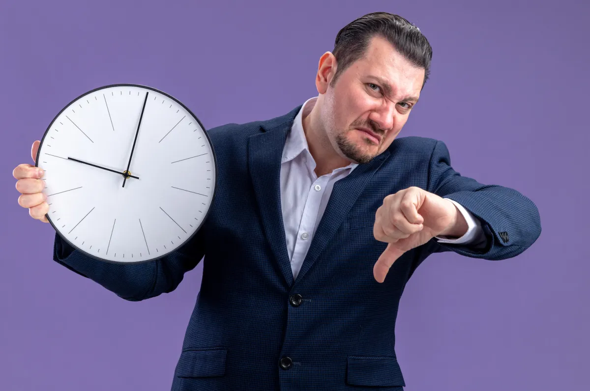 أكثر الأعذار الذكية للتأخر وكيف تستخدمها دون أن تفقد مصداقيتك