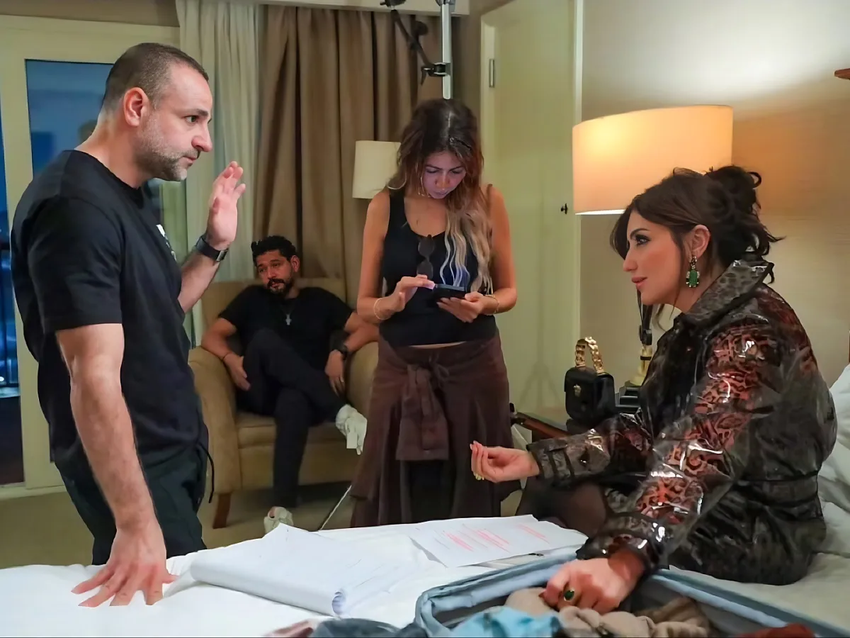 مي عمر والمخرج رؤوف السيد من كواليس شمشون ودليلة - الصورة من حسابه الخاص على إنستغرام