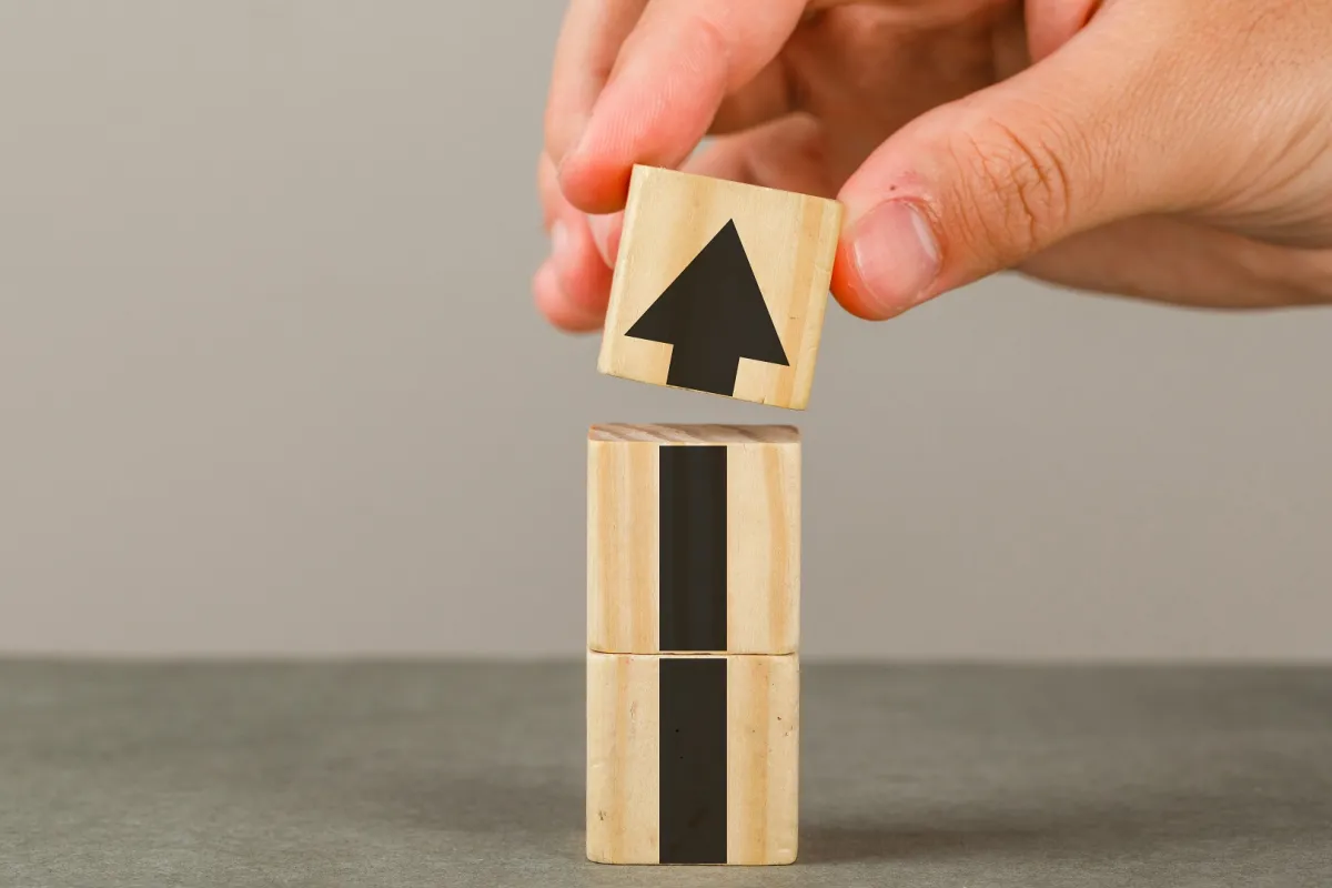 استراتيجية تحويل المسار - الصورة من freepik  تصوير 8photo