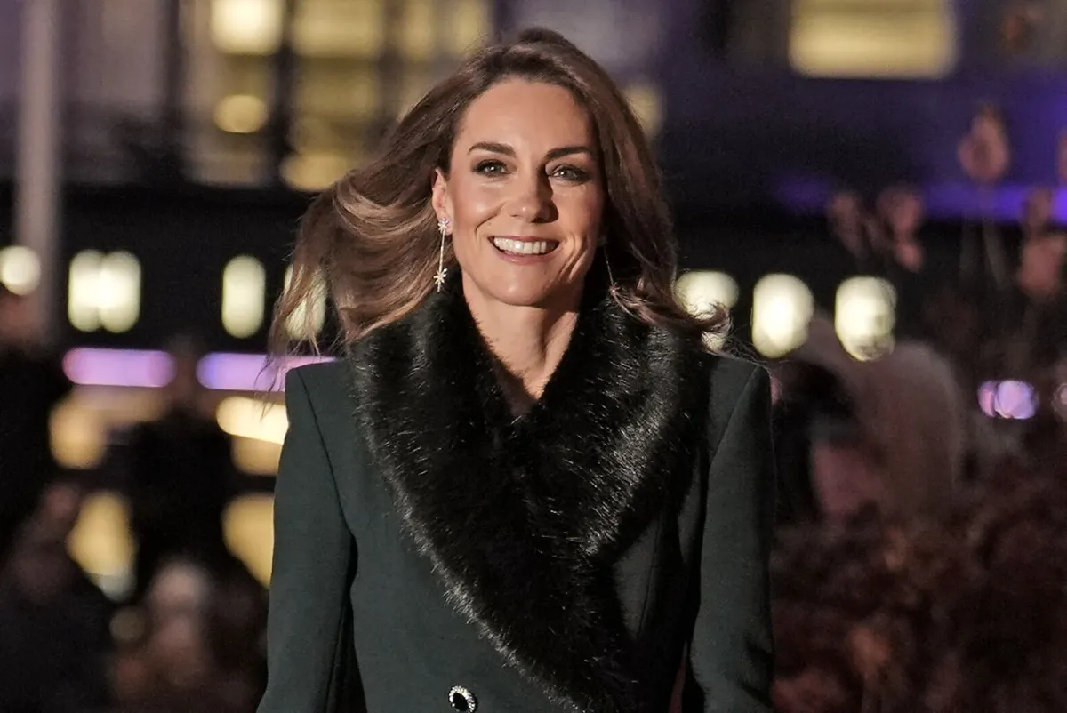 كاثرين (كيت ميدلتون) أميرة ويلز في دير وستمنستر في لندن. Catherine, Princess of Wales at Westminster Abbey in London. مصدر الصورة: Jordan Pettitt / POOL / AFP