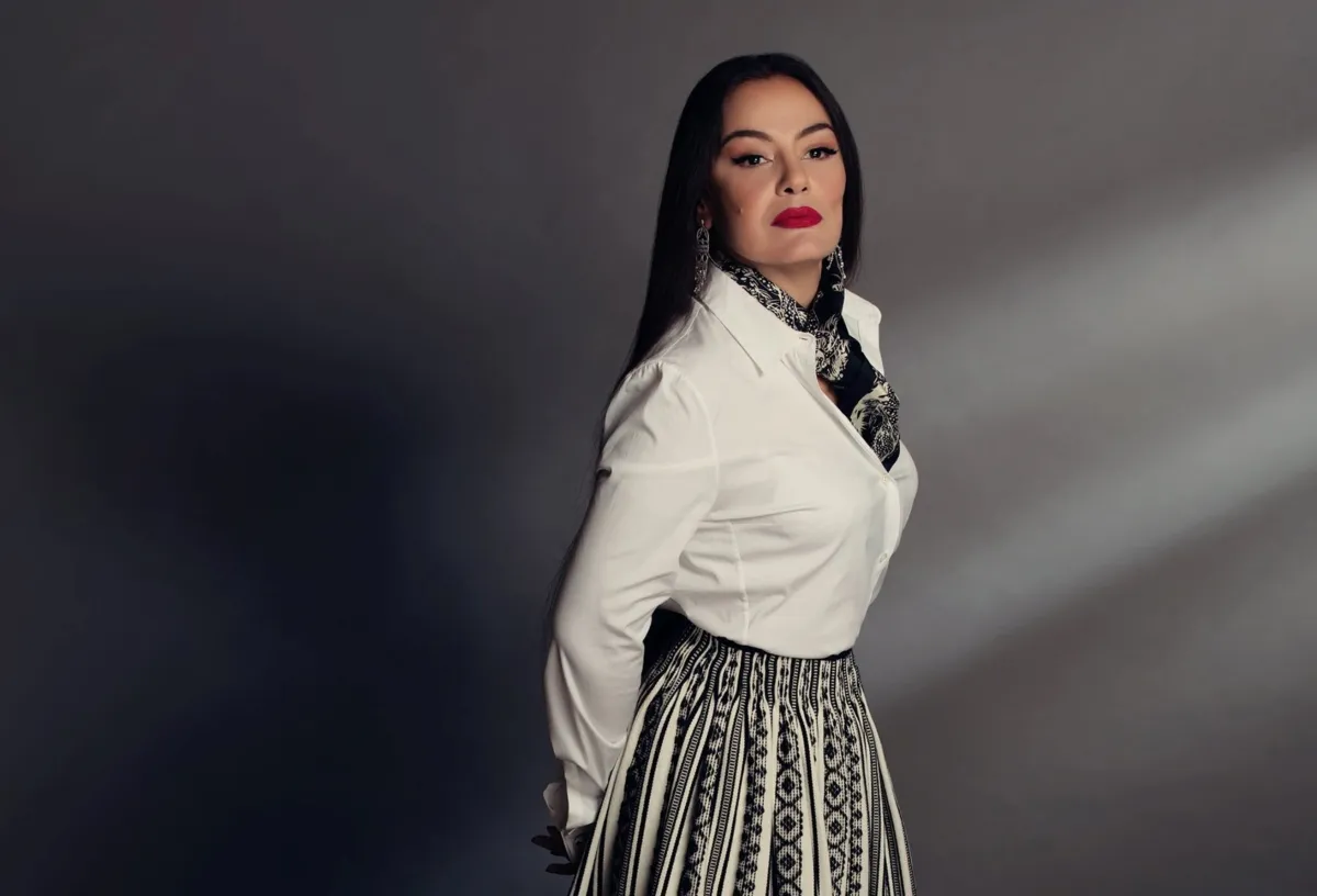 شريهان الصورة من صفحتها الرسمية على الفيس بوك