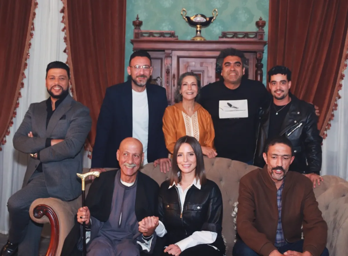 أبطال وصُنّاع مسلسل قسمة العدل - الصورة من حساب المخرج أحمد خالد على فيسبوك