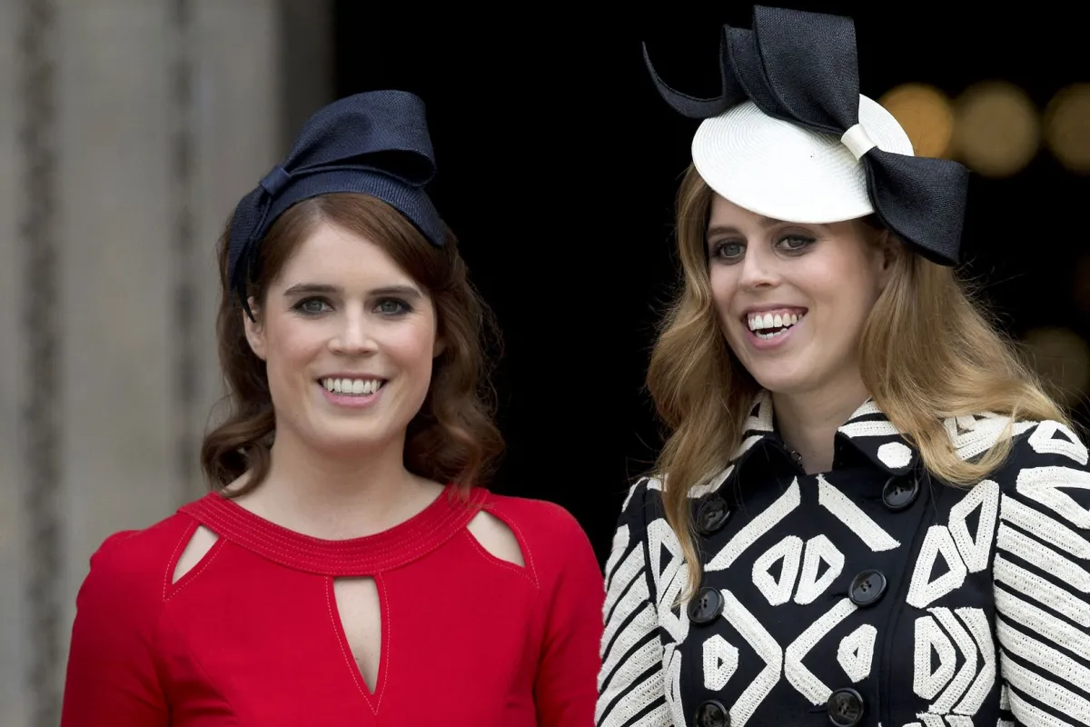 الأميرة يوجيني والأميرة بياتريس في كاتدرائية القديس بولس في لندن ( Princess Eugenie and Princess Beatrice at St Paul's Cathedral in London). مصدر الصورة: JUSTIN TALLIS / AFP) / TO GO WITH AFP STORY BY DMITRY ZAKS