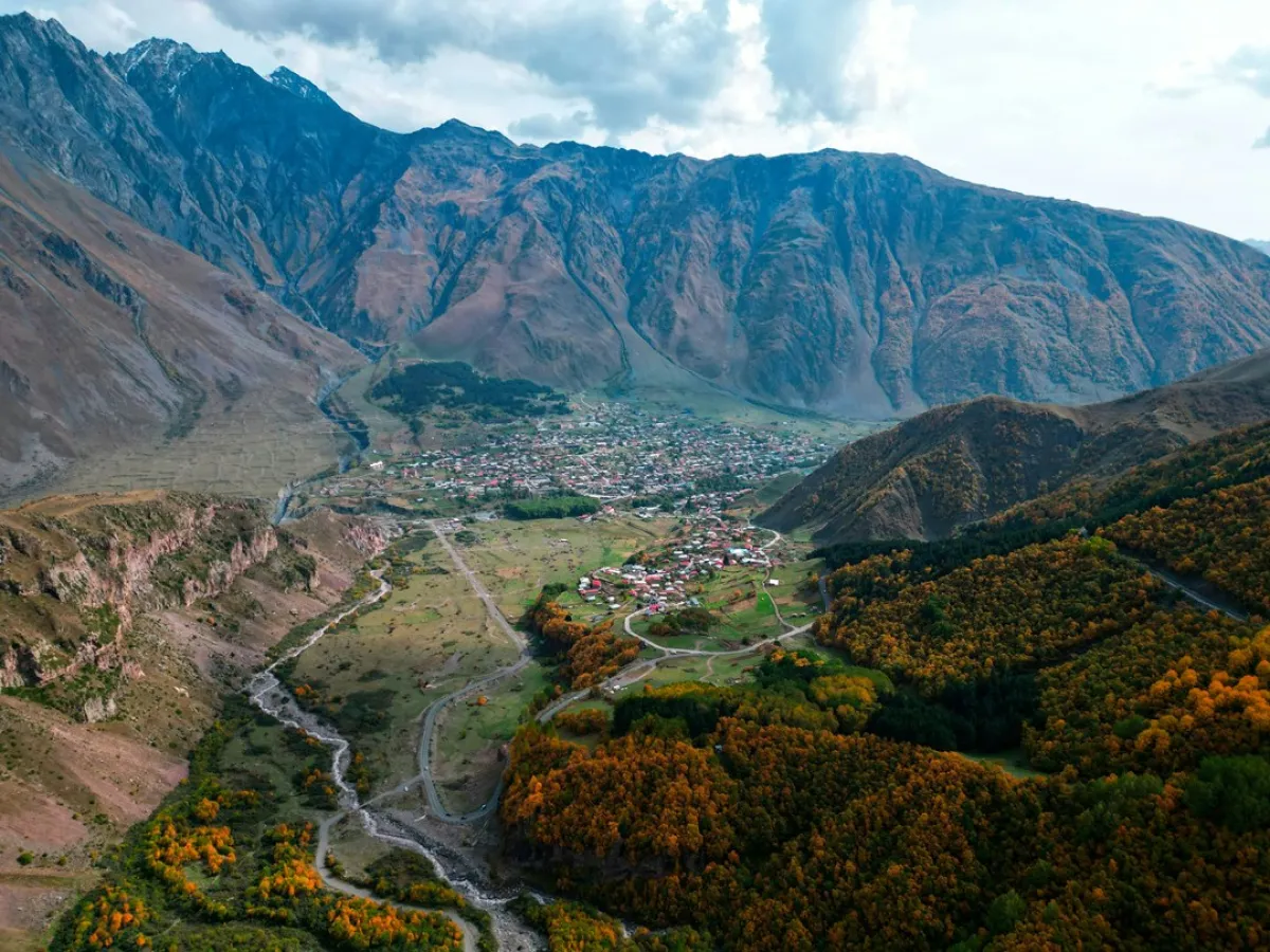 الصيف مثالي لزيارة ستيبانتسميندا