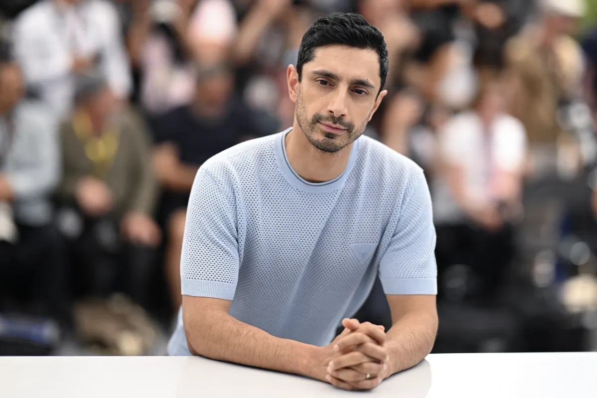ريز أحمد في فرنسا ( Riz Ahmed in France ). مصدر الصورة: Miguel Medina / AFP