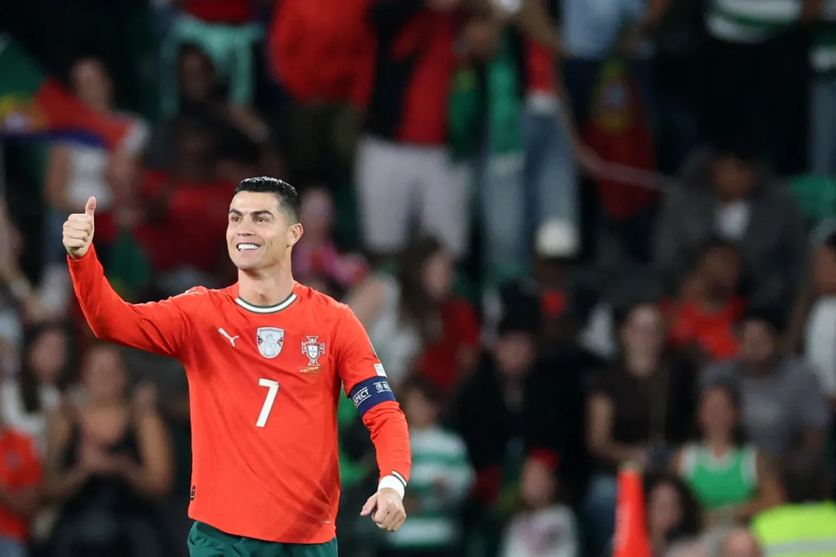 كريستيانو رونالدو في ملعب جوزيه ألفالادي في لشبونة (Cristiano Ronaldo at Jose Alvalade stadium in Lisbon). مصدر الصورة: PATRICIA DE MELO MOREIRA / AFP