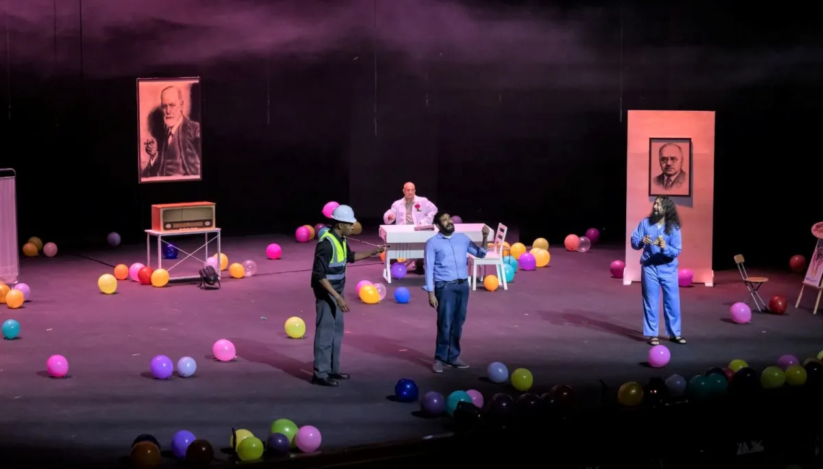 إحدى العروض المسرحية المقدمة بـ مهرجان الرياض للمسرح- الصورة من المركز الاعلامي للمهرجان