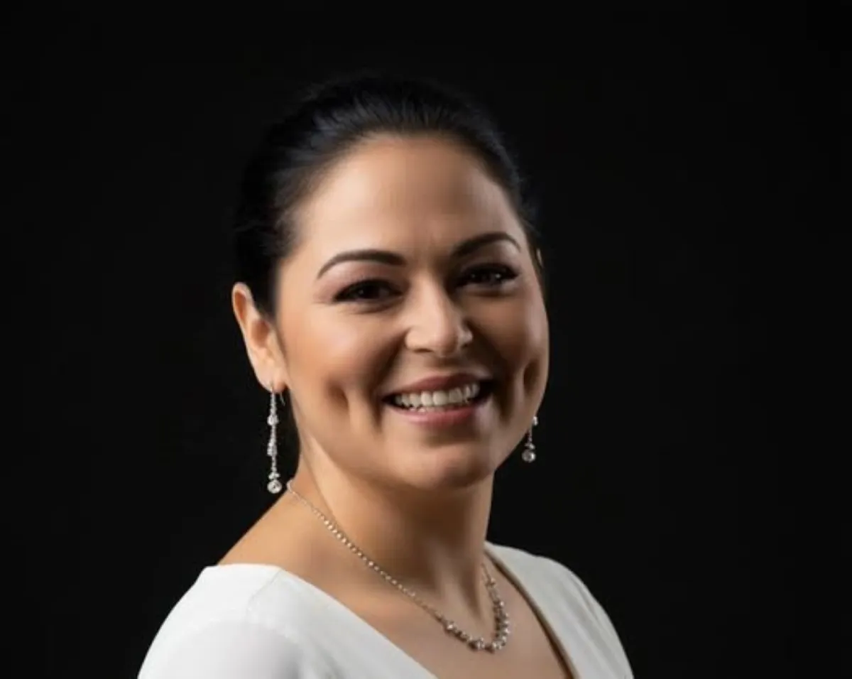 نيفين مندور- الصورة من صفحتها الرسمية على الفيس بوك