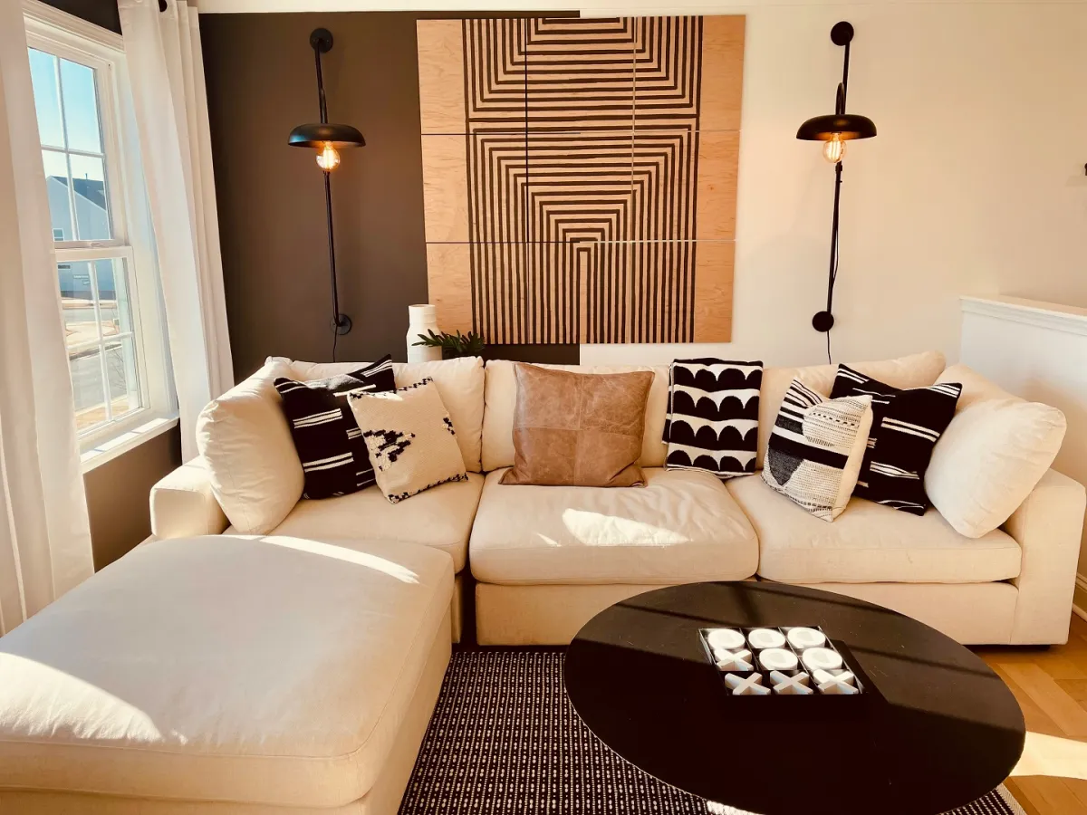 ديكور غرفة معيشة مع لمسات صاحبة المنزل