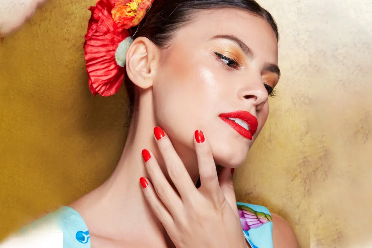 مناكير أحمر لحفلات رأس السنة 2026