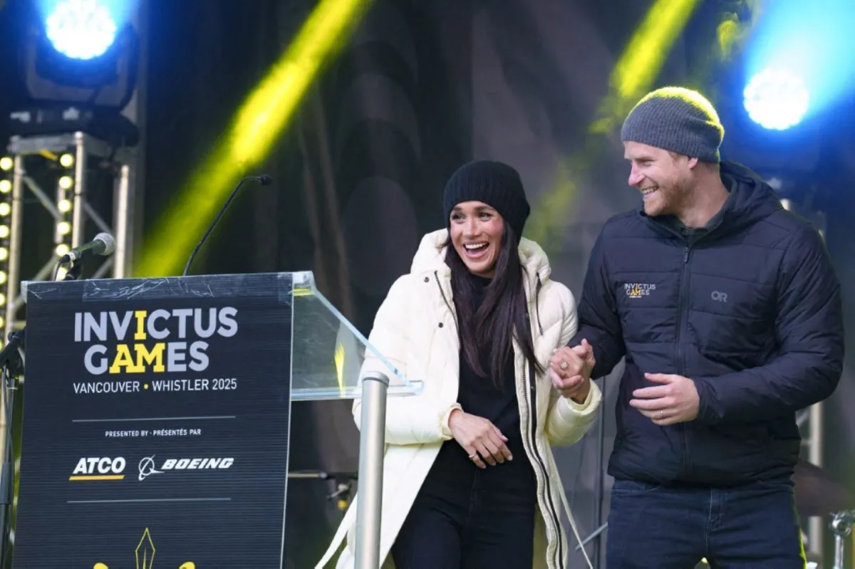 الأمير هاري وميغان في ويسلر، كندا (Prince Harry and Meghan in Whistler, Canada). مصدر الصورة: Jeff Vinnick/Getty Images for Invictus Games Vancouver Whistler 2025/AFP